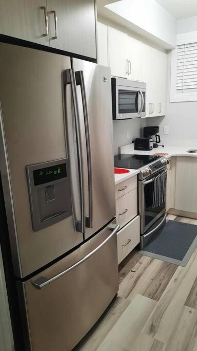 Carsonway Basement Suite Edmonton Eksteriør billede
