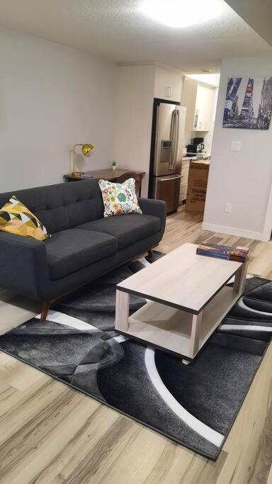 Carsonway Basement Suite Edmonton Eksteriør billede